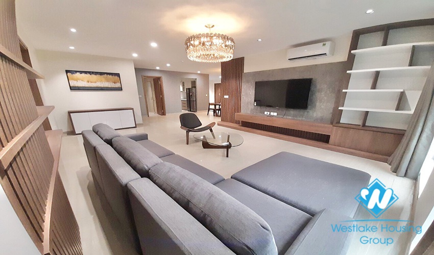 Nice new apartment for rent at the link Ciputra building 3 bedrooms 2 bathrooms fully furnished
